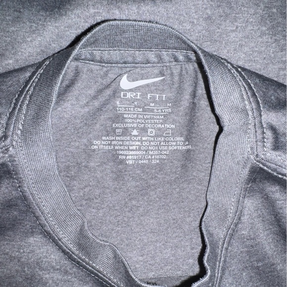 Nike Grey Football Logo Dri Fit Long Sleeve Tee Shirt Kids Boys Size 6 - Picture 3 of 3